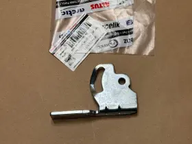 4944180100 BLOMBERG Middle Hinge Rt