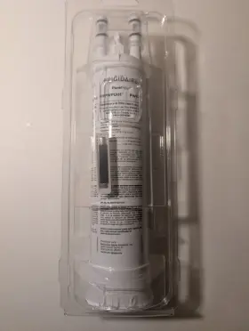 FRPFWFU01 FRIGIDAIRE Purepour Water Filter Distressed Box